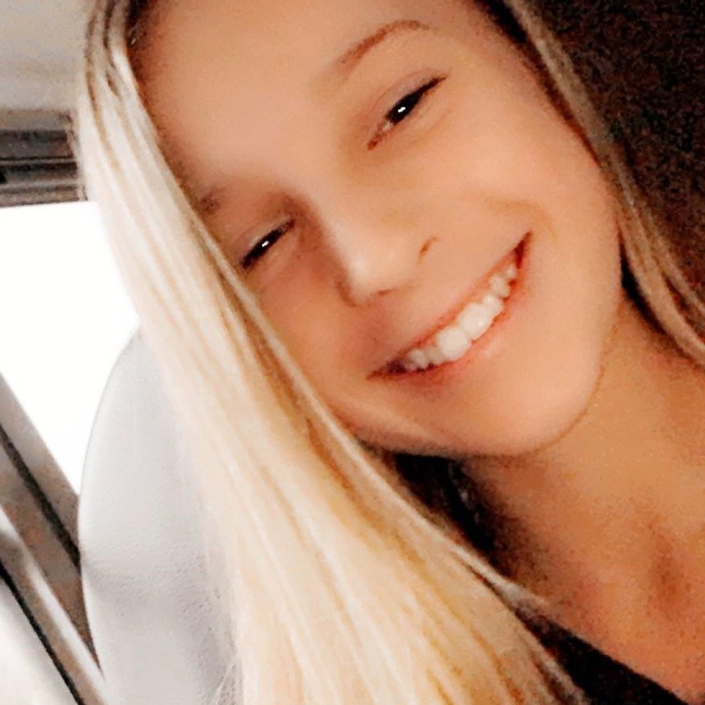 Meet your Posher, Ava